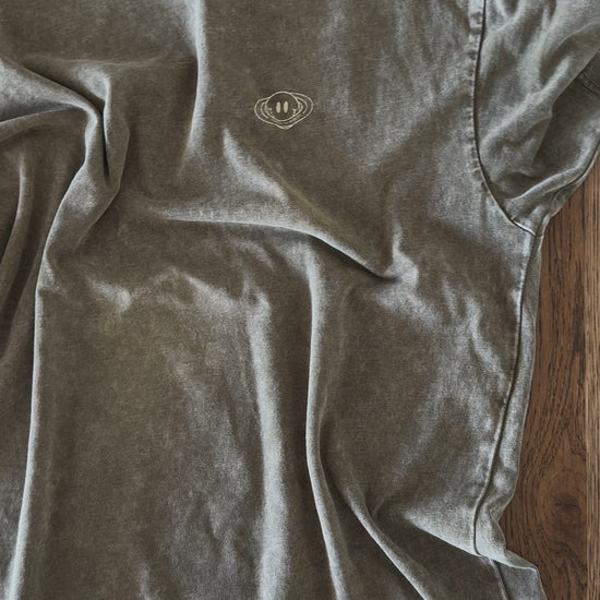 Camiseta Somos Increibles, flat lay textura y estampado