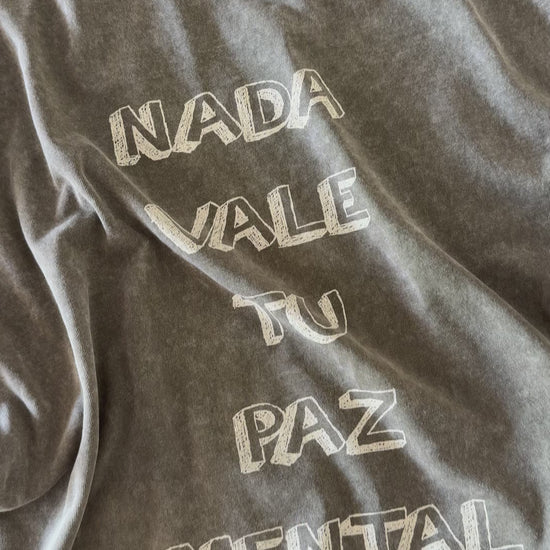 Camiseta Somos Increibles, flat lay textura y estampado